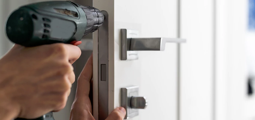 Locksmith For Lock Replacement Near Me in Topanga, CA