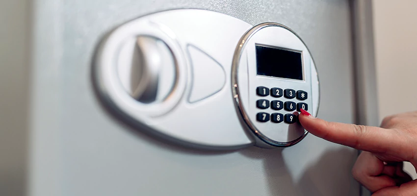 Jewelry Safe Cracking in Topanga, California