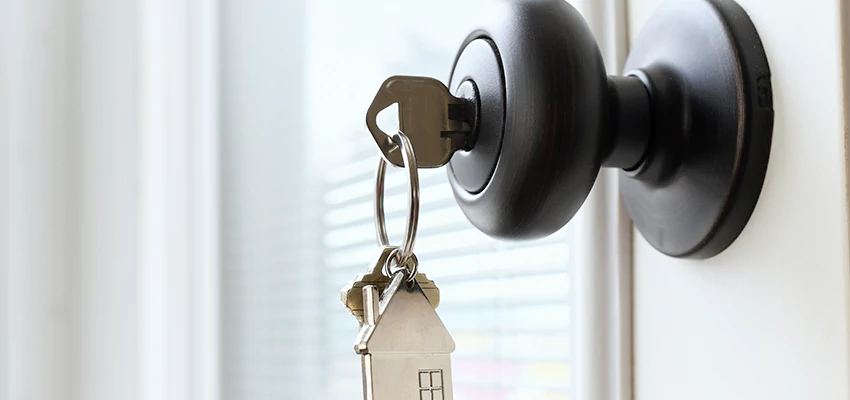 Bifold Door Knob Replacement in Topanga, California